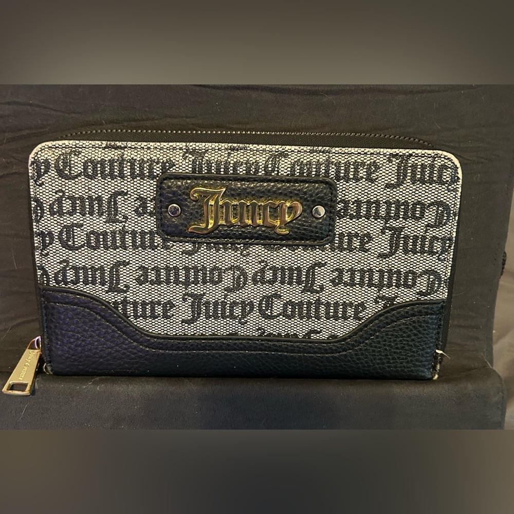 Juicy Couture Black and White Wallet - Large and in Good Condition!!